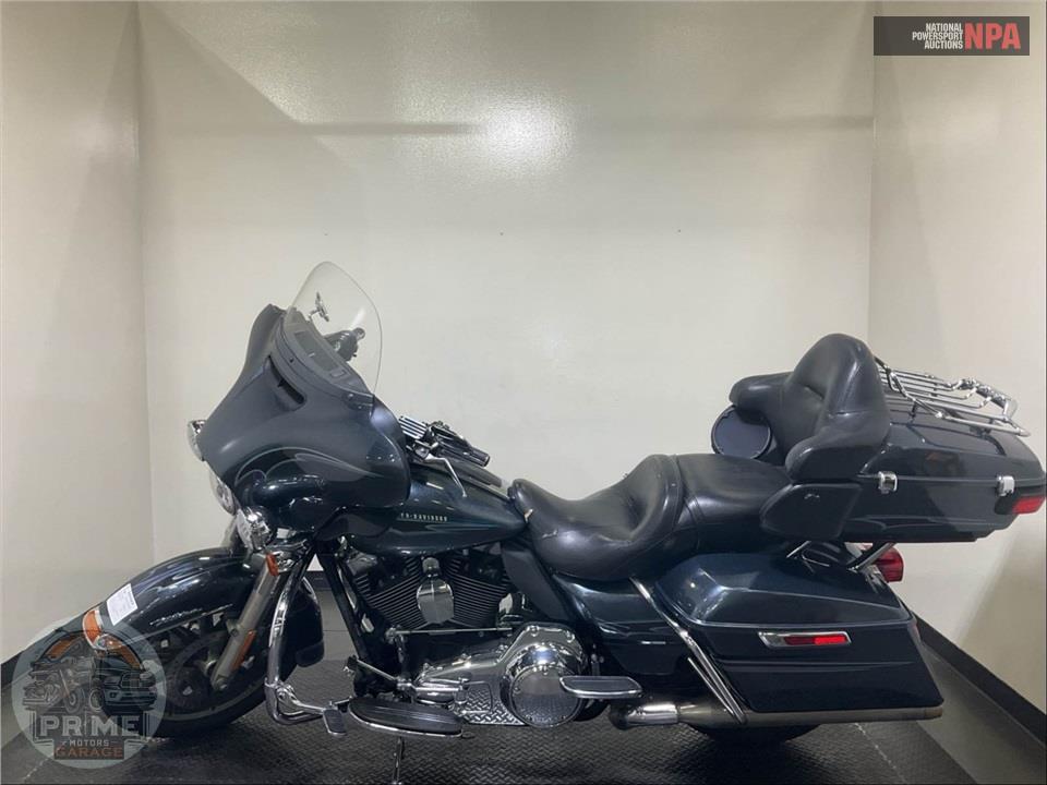 2015 Harley-Davidson FLHTCU ULTRA CLASSIC ELECTRA GLIDE — фото 3