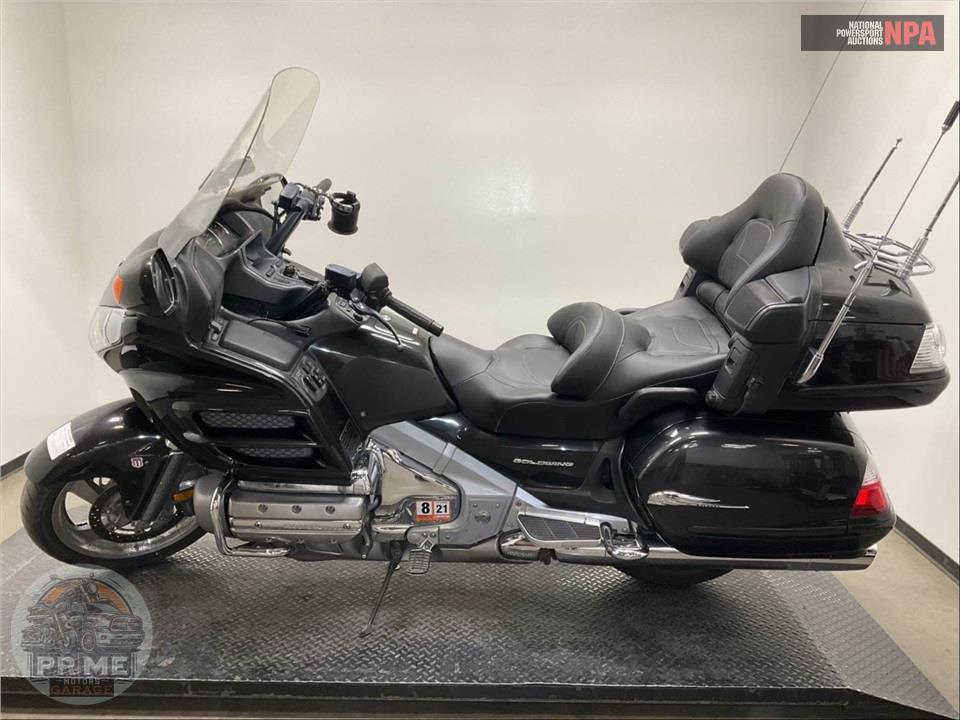 2010 Honda GL1800HPMA GOLDWING — фото 3