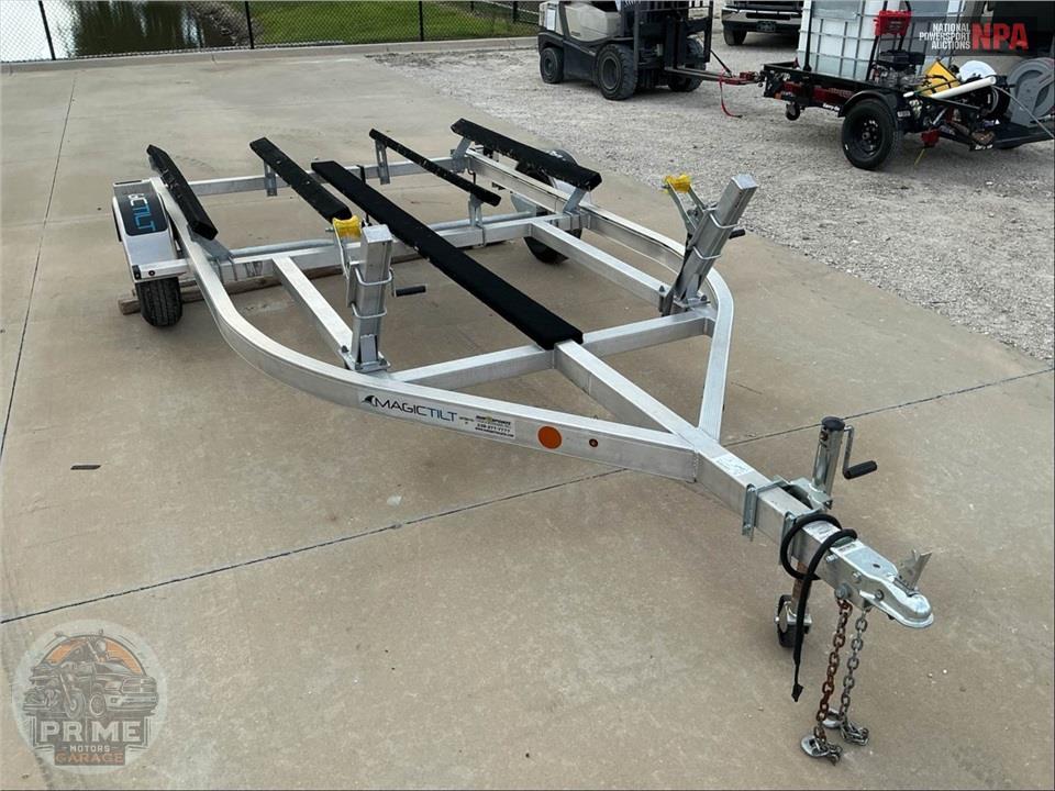 2026 Magic Tilt Trailers DWC2500 185/13C — фото 1