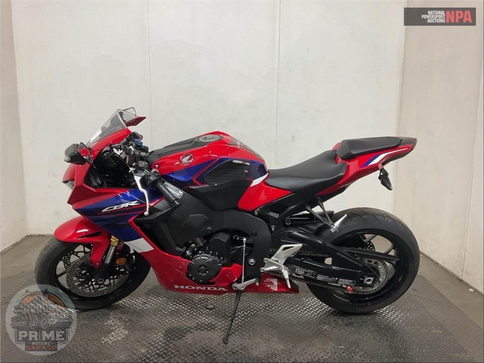 2023 Honda CBR1000RR — фото 3