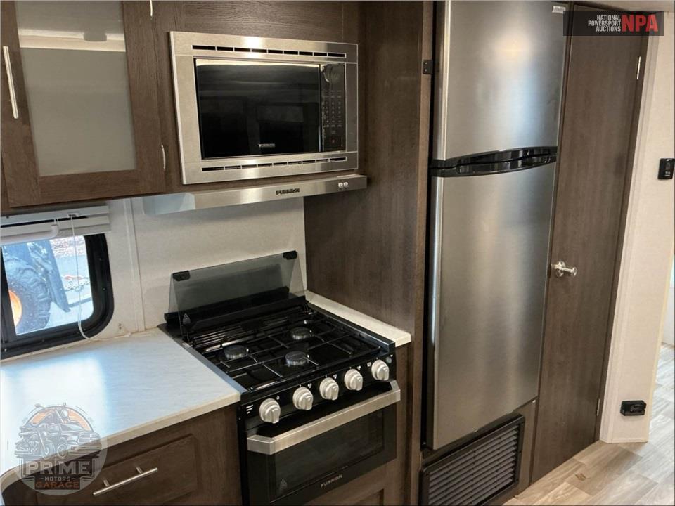 2019 Wildwood By Forest River M-263BHXL X-LITE SERIES — фото 19