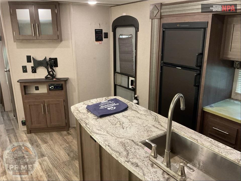 2019 Keystone Rv M-32 BHTS - HIDEOUT LUXURY SERIES — фото 8