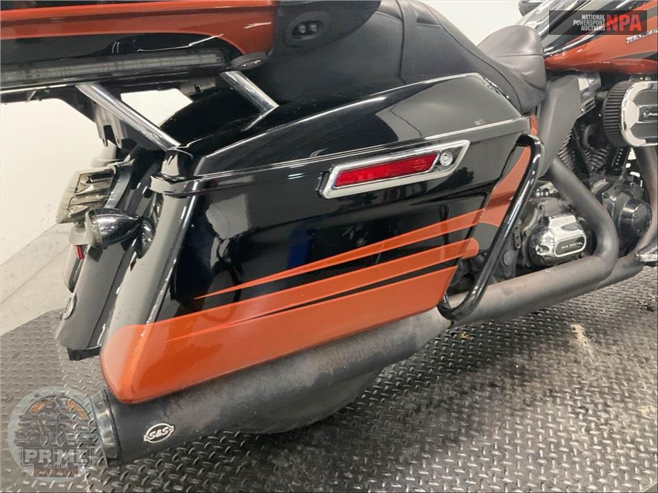 2015 Harley-Davidson FLTRUSE CVO ROAD GLIDE ULTRA — фото 30