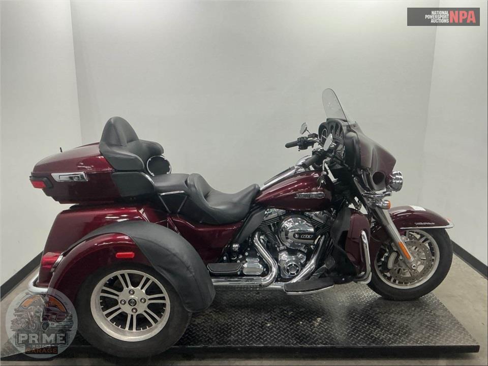 2015 Harley-Davidson FLHTCUTG TRIGLIDE ULTRA CLASSIC — фото 1