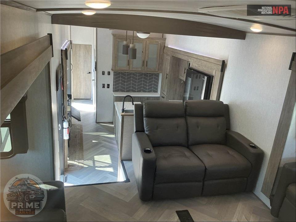2022 Wildwood By Forest River M-378FL - HERITAGE GLEN FIFTH WHEEL SERIES — фото 8