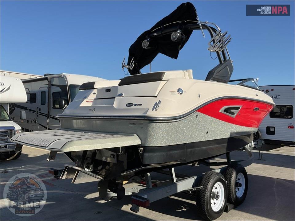 2017 Sea Ray Boats SLX-W 230 SLX SERIES L=23/E=1 370HP MERC IB — фото 4