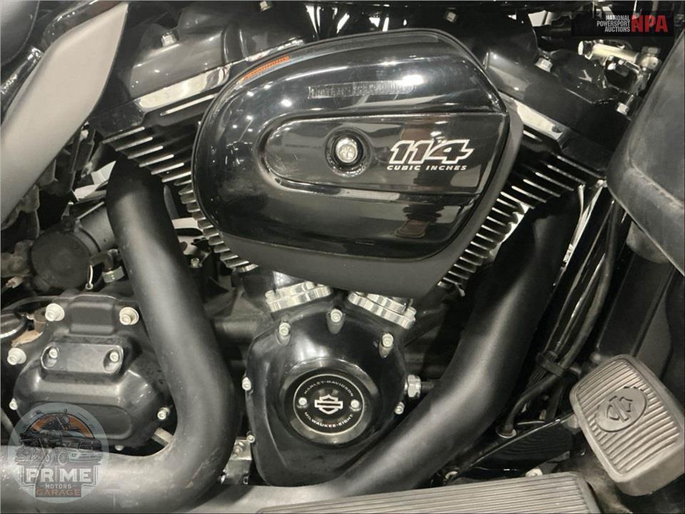2025 Harley-Davidson FLHTCUTG TRI GLIDE ULTRA CLASSIC — фото 6
