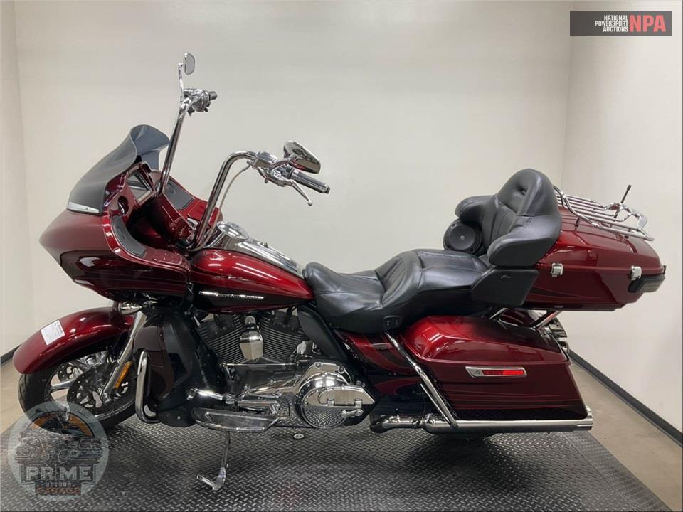 2015 Harley-Davidson FLTRUSE CVO ROAD GLIDE ULTRA — фото 3