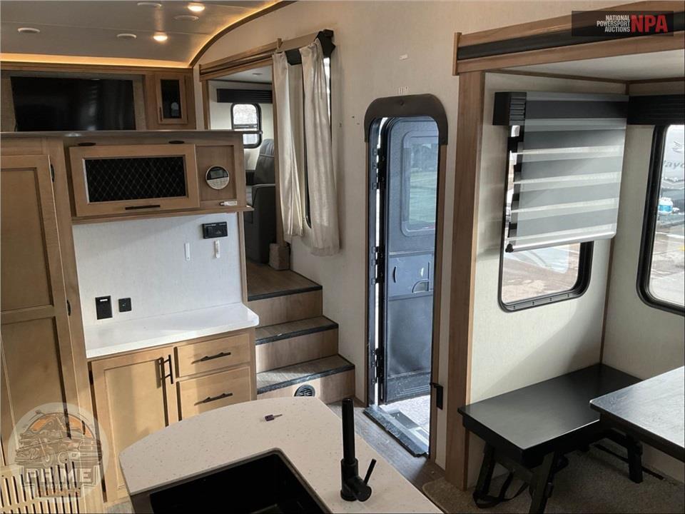 2023 Sabre By Forest River M-37FLH - FIFTH WHEEL SERIES — фото 7