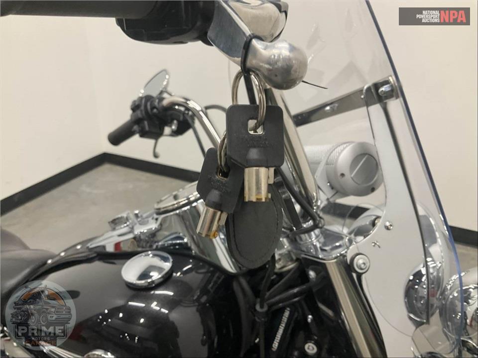 2017 Harley-Davidson FLSTC HERITAGE SOFTAIL CLASSIC — фото 10