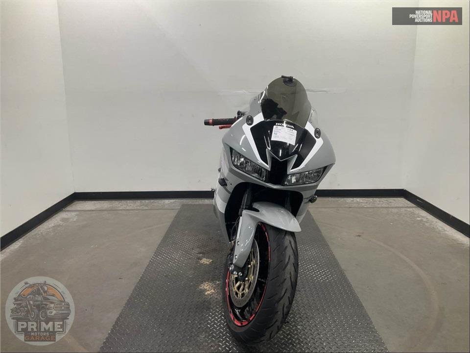 2025 Honda CBR600RR (ABS) — фото 2