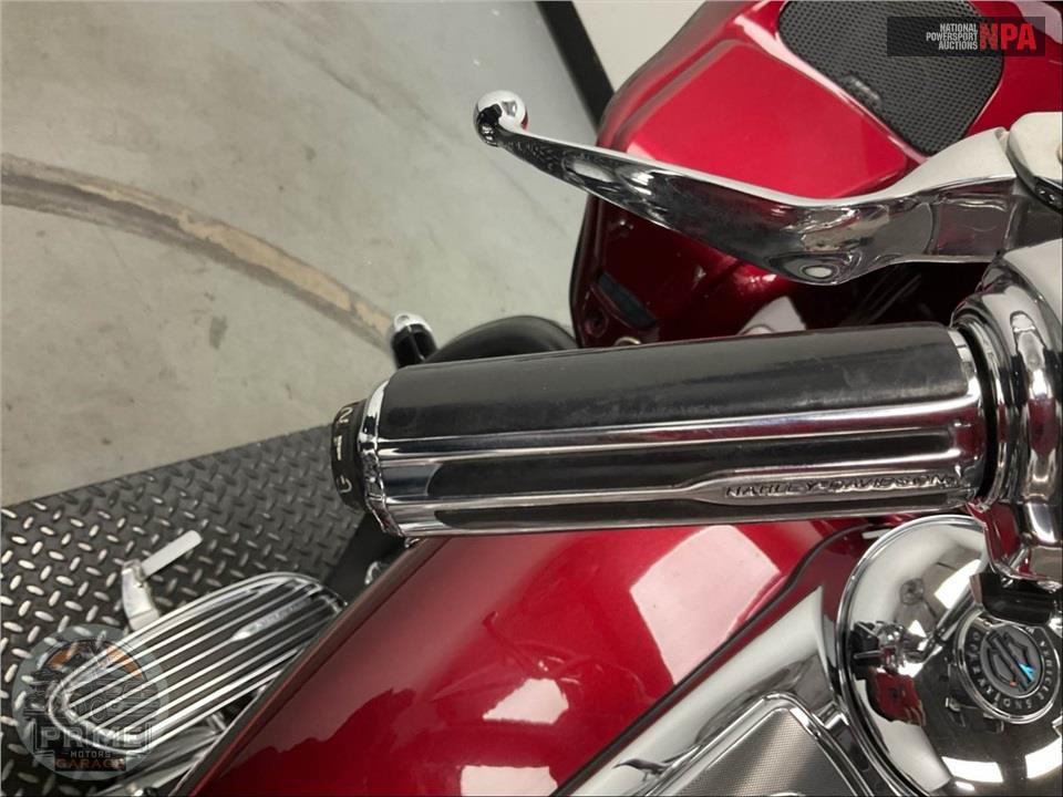 2011 Harley-Davidson FLTRUSE — фото 60