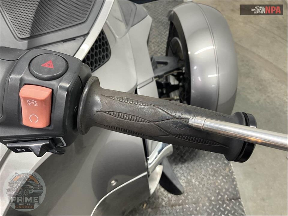 2012 Can-Am SPYDER RT SE5 AUDI&CONVI — фото 31