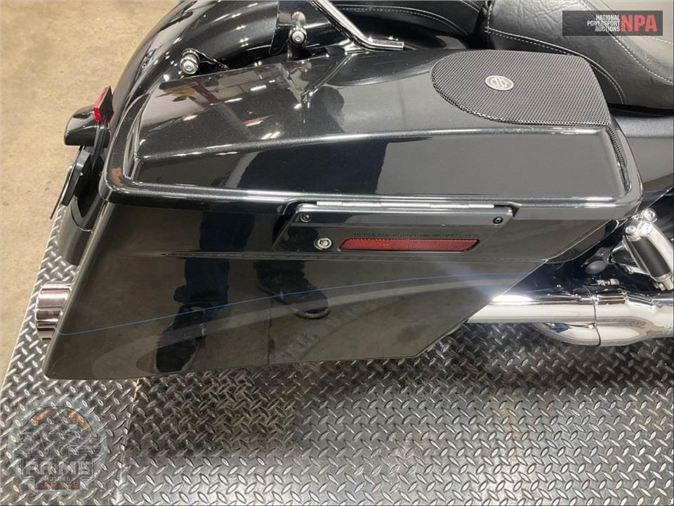 2013 Harley-Davidson FLTRXSE2 SCREAMIN EG ANN — фото 21