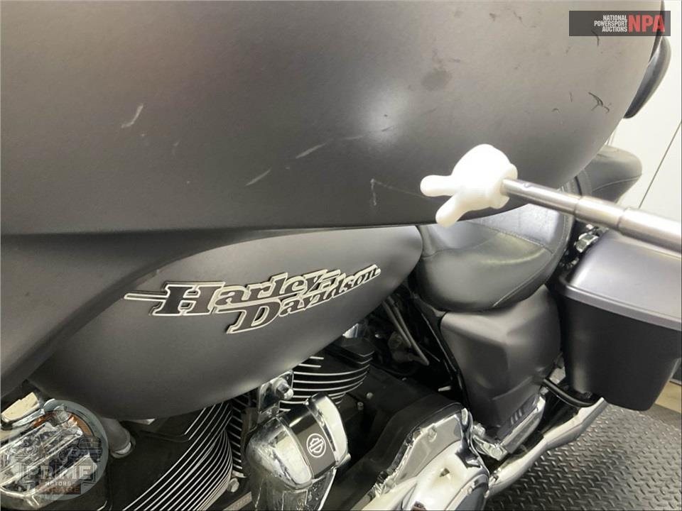 2017 Harley-Davidson FLHXS STREET GLIDE SPECIAL — фото 14
