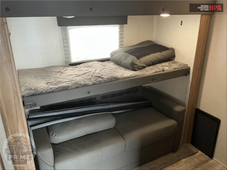 2023 Cherokee By Forest River M-3660SUITE - ARCTIC WOLF FIFTH WHEEL SERIES — фото 12