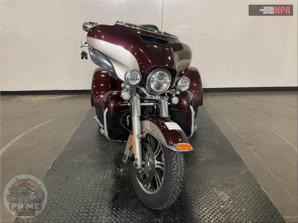 2018 Harley-Davidson FLHTCUTG TRI GLIDE ULTRA — фото 2