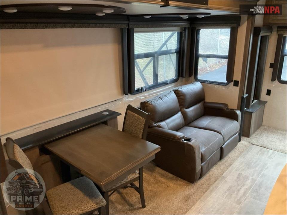 2018 Keystone Rv M-3121 RL - MONTANA FIFTH WHEEL SERIES — фото 7