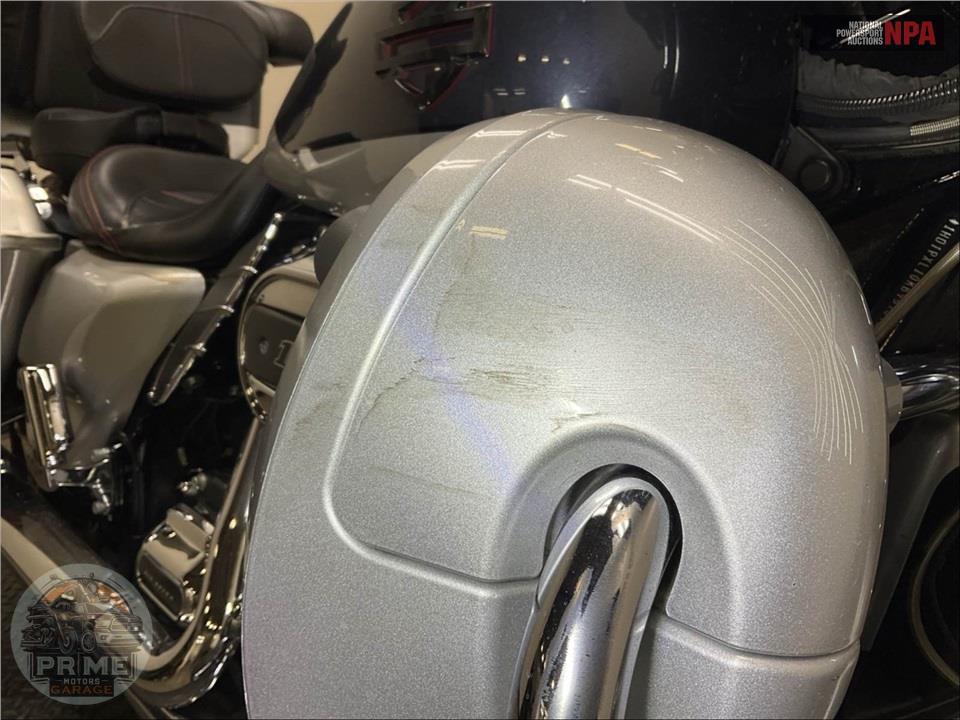 2019 Harley-Davidson FLHXSE CVO STREET GLIDE — фото 13