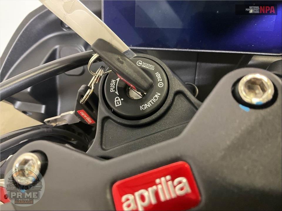 2026 Aprilia TUONO V4 1100 SCORPION — фото 13