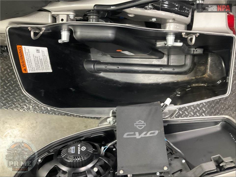 2023 Harley-Davidson FLHXSE CVO STREET GLIDE — фото 18