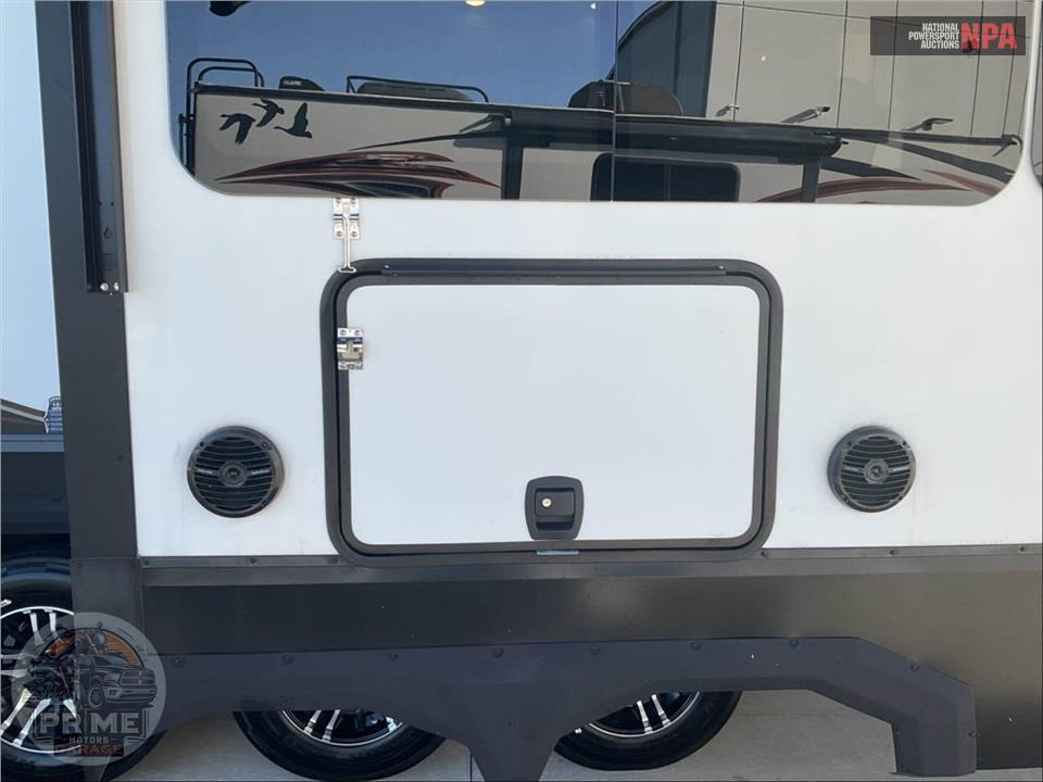 2024 Grand Design Recreational Vehicles M-395MS - MOMENTUM M-CLASS TOY HAULER TOY HAULER SERIES — фото 27