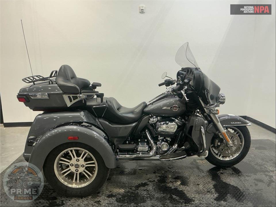 2022 Harley-Davidson FLHTCUTG TRI GLIDE ULTRA CLASSIC — фото 1