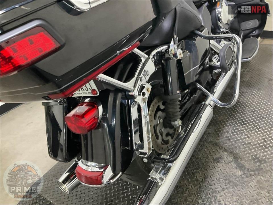 2014 Harley-Davidson FLHTK ELECTRA GLIDE ULTRA LIMITED — фото 23