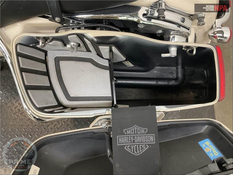 2022 Harley-Davidson FLHXS STREET GLIDE SPECIAL — фото 22