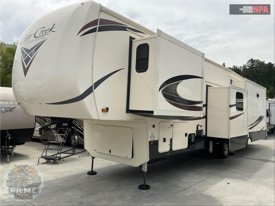2021 Cedar Creek M-37MBH - SILVERBACK FIFTH WHEEL SERIES — фото 2