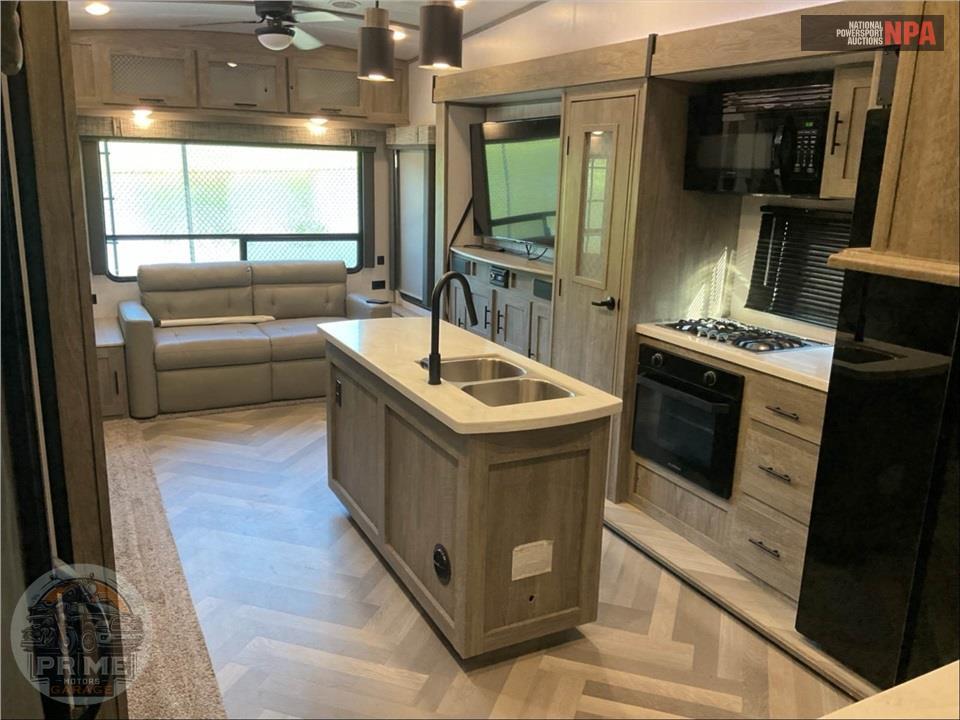 2022 Wildwood By Forest River M-34RL - HERITAGE GLEN ELITE FIFTH WHEEL SERIES — фото 6