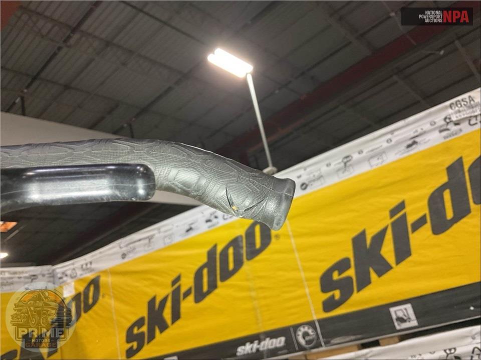 2024 Ski-Doo Summit X 154 850 E-TEC PowderMax Light FlexEdge 2.5" SHOT — фото 12