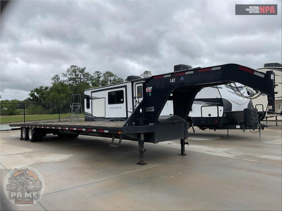 2021 Diamond C Trailers GOOSENECK TRAILER — фото 1