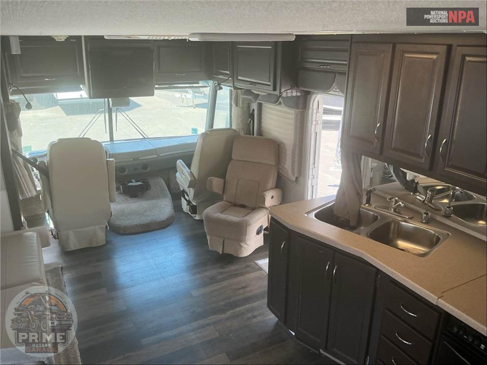 2004 Fleetwood Rv M-36E - SOUTHWIND — фото 9