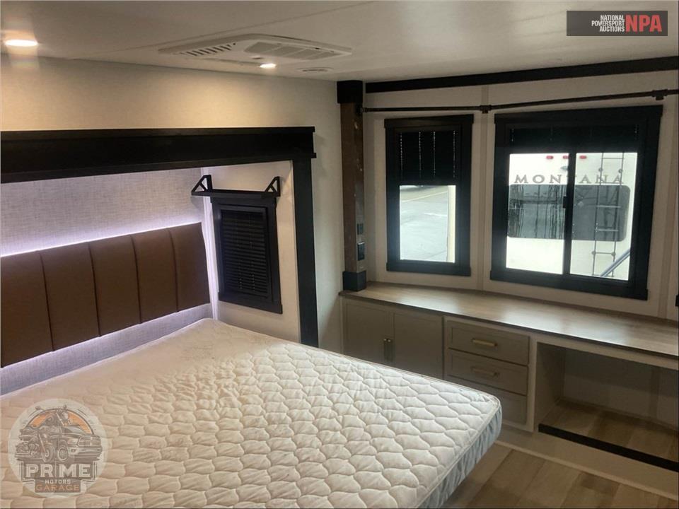 2025 Wildwood By Forest River M-ROOST43 - HERITAGE GLEN FIFTH WHEEL SERIES — фото 11