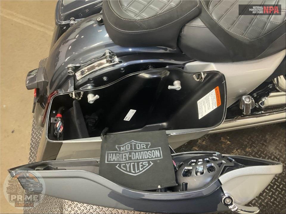 2019 Harley-Davidson FLHXSE CVO STREET GLIDE — фото 20