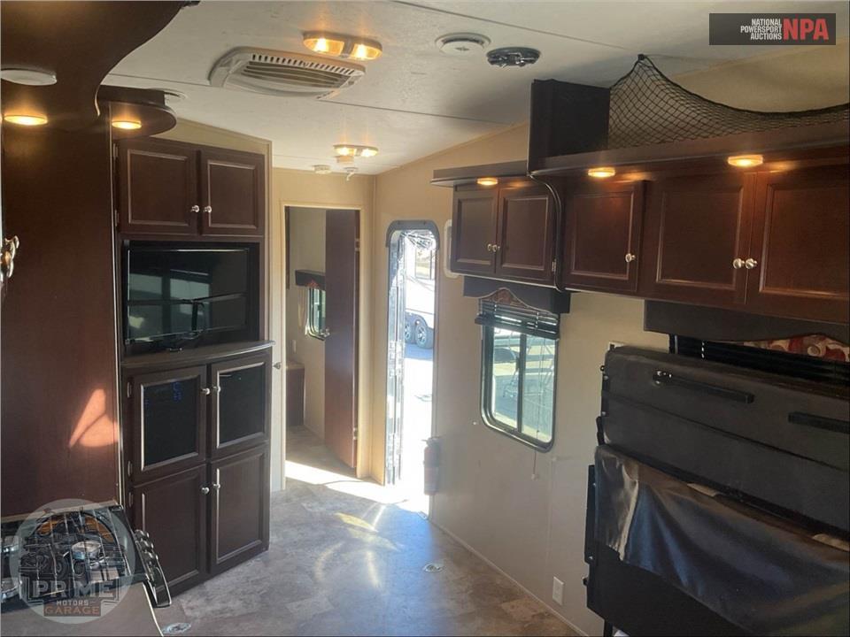 2015 Rubicon M-2500 - TOY HAULER SERIES — фото 8