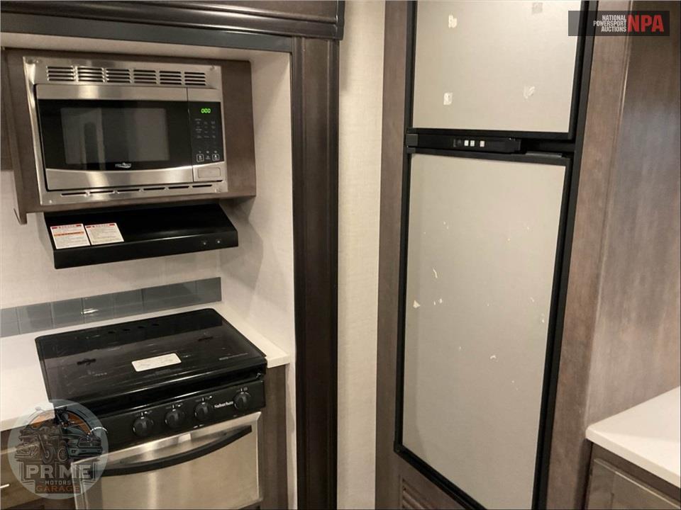 2018 Crossroads Rv M-33 CK - SUNSET TRAIL GRAND RESERVE SERIES — фото 17