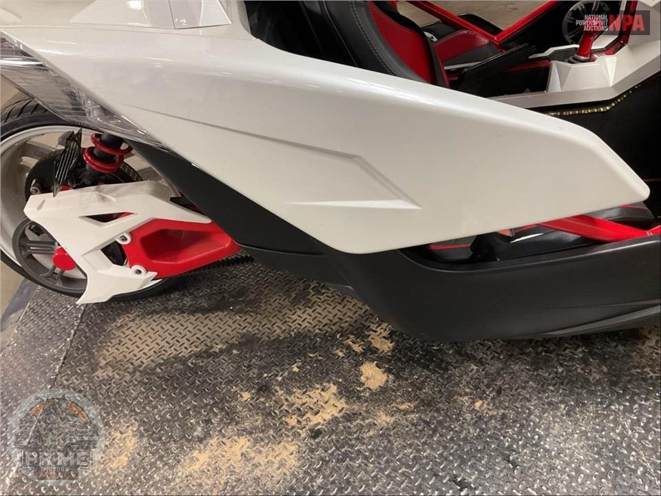 2016 Polaris SLINGSHOT SL LE — фото 19