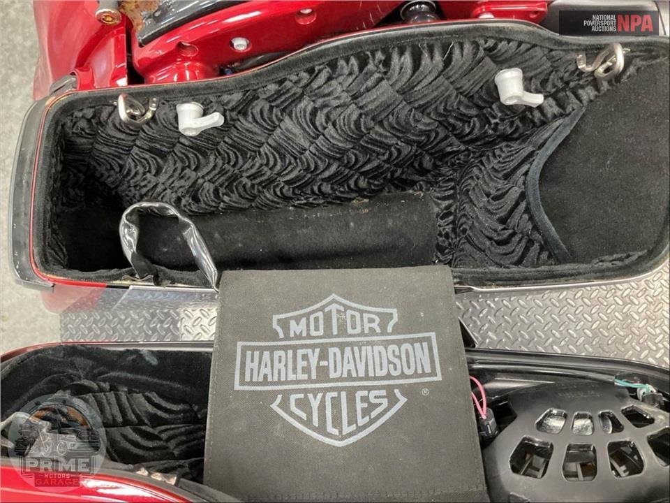 2019 Harley-Davidson FLTRXSE CVO ROAD GLIDE — фото 26