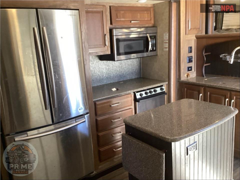 2016 Keystone Rv M-3711 FL - MONTANA FIFTH WHEEL SERIES — фото 6