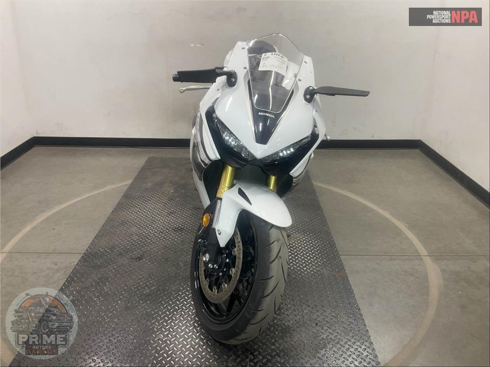 2025 Honda CBR1000RR — фото 2