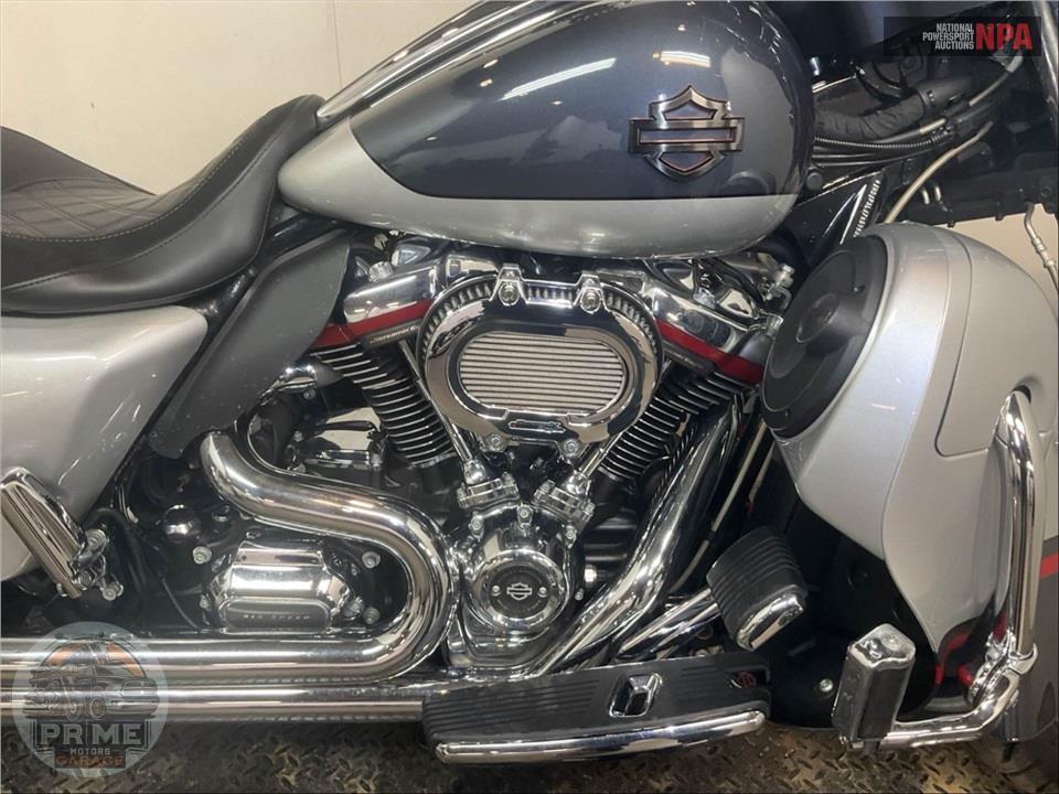 2019 Harley-Davidson FLHXSE CVO STREET GLIDE — фото 5
