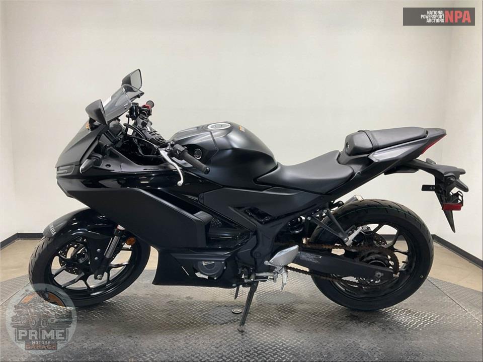 2025 Yamaha YZF-R3 — фото 3