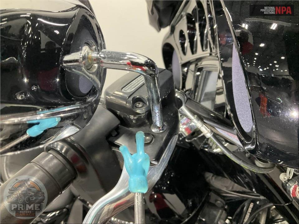 2016 Harley-Davidson FLHTK ELECTRA GLIDE ULTRA LIMITED — фото 24