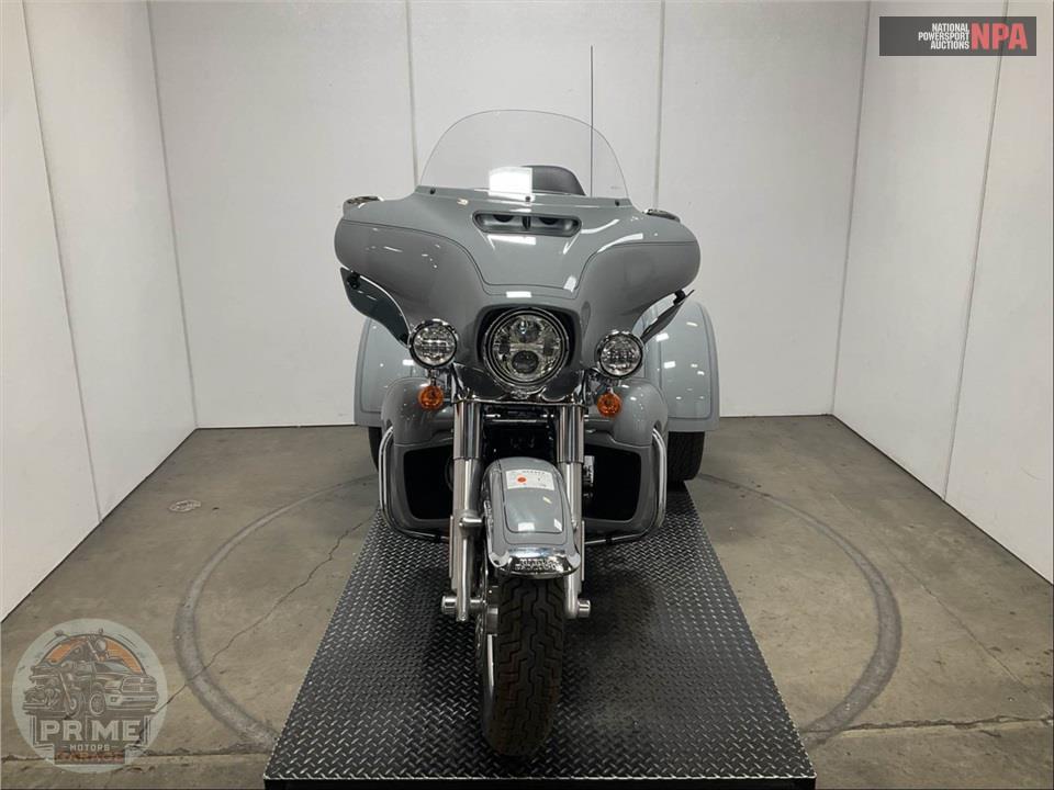 2024 Harley-Davidson FLHTCUTG TRI GLIDE ULTRA CLASSIC — фото 2