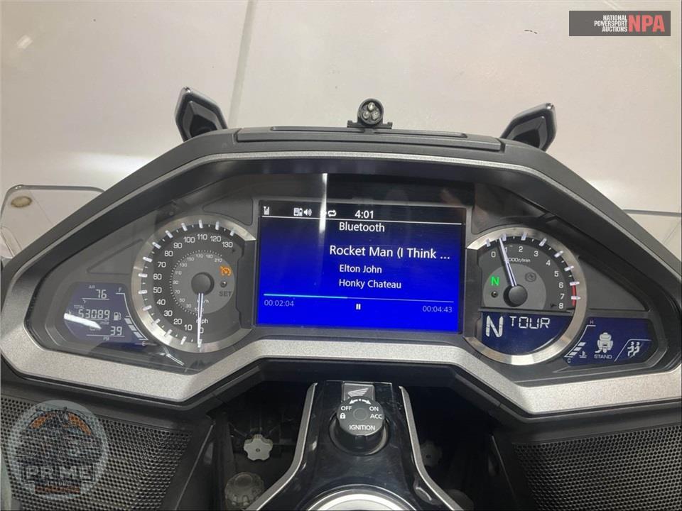 2018 Honda GL1800 GOLDWING TOUR (BLUE) — фото 8
