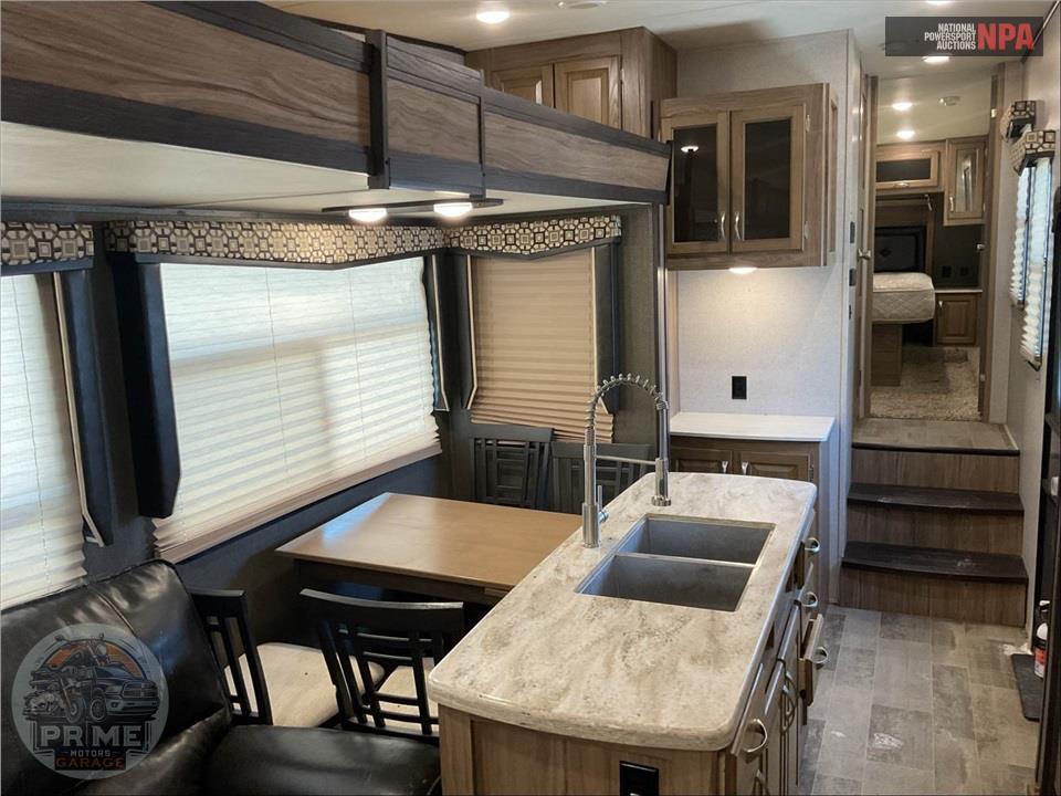 2018 Atlas M-2952RLF - FIFTH WHEEL SERIES — фото 8