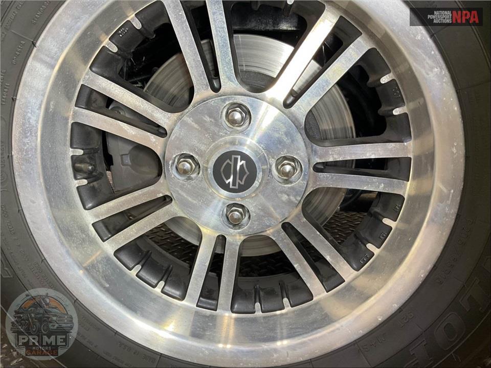 2018 Harley-Davidson FLHTCUTG TRI GLIDE ULTRA — фото 26