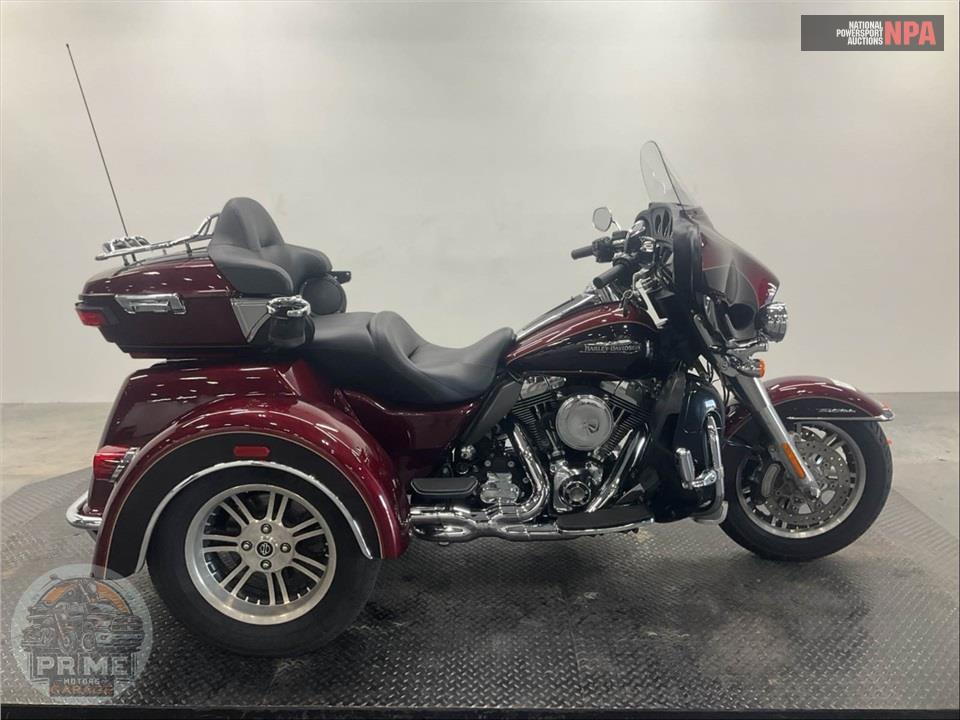 2015 HARLEY-DAVIDSON FLHTCUTG TRIGLIDE ULTRA CLASSIC